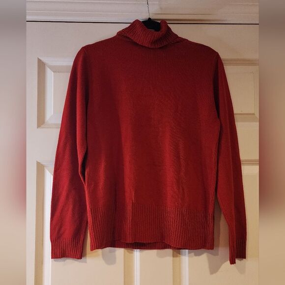 Dressbarn soft red acrylic turtleneck sweater M - Picture 4 of 4